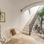 Al Riparo Apartment *